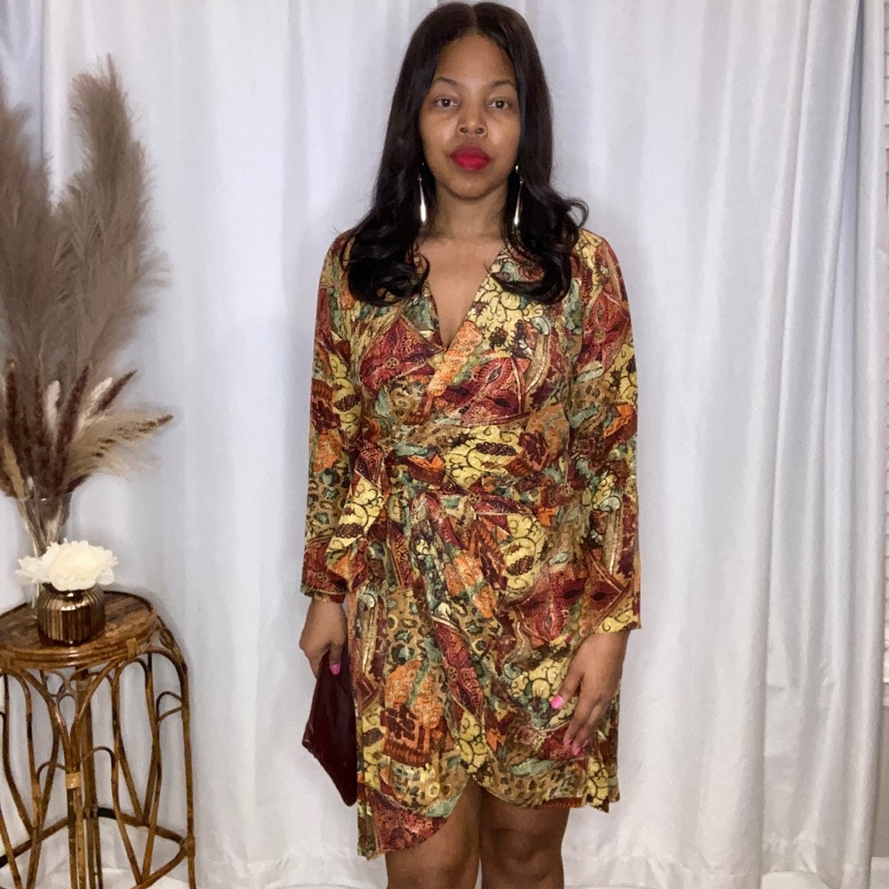 Diane Von Furtstenberg inspired wrap dress - Picture 3 of 3